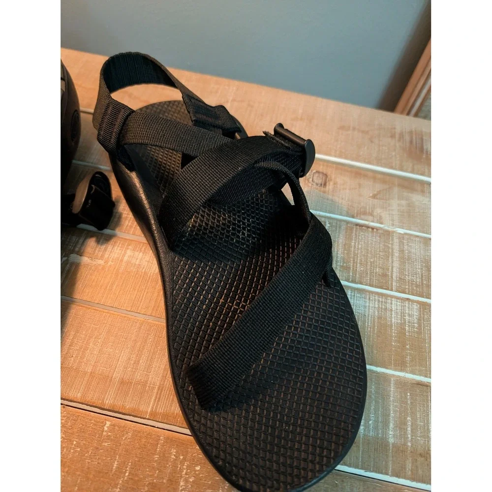 Chaco Z1 Classic Mens Sandals Black Athletic Hiking Water Shoes Size M11